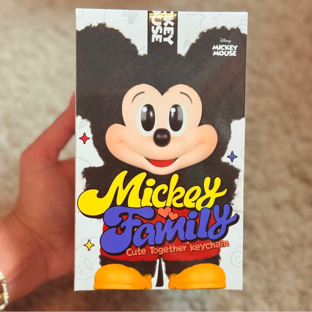 POP MART-MICKEY FAMILY CUTE TOGETHER KEYCHAIN-MICKEY - Picture 3 of 4